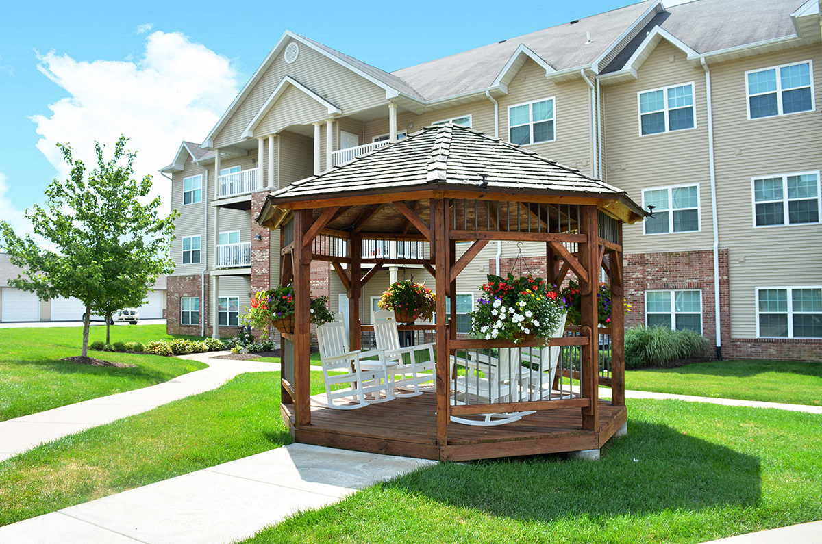 Villas At Crystal Lake Apartments, 3735 Round Hill Road, Swansea, IL